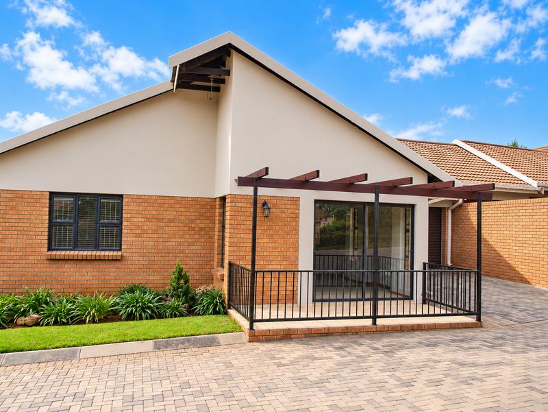 2 Bedroom Property for Sale in Langenhovenpark Free State